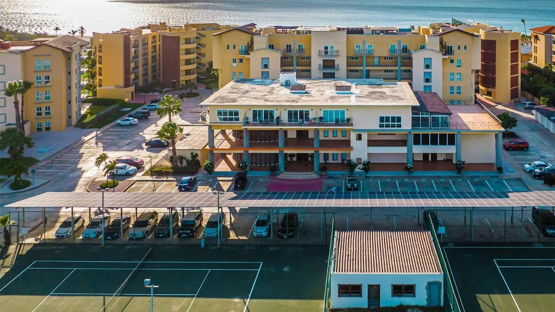 Beachfront - Sapphire Vista 3Br Condo - A247 Palm Beach Holiday home