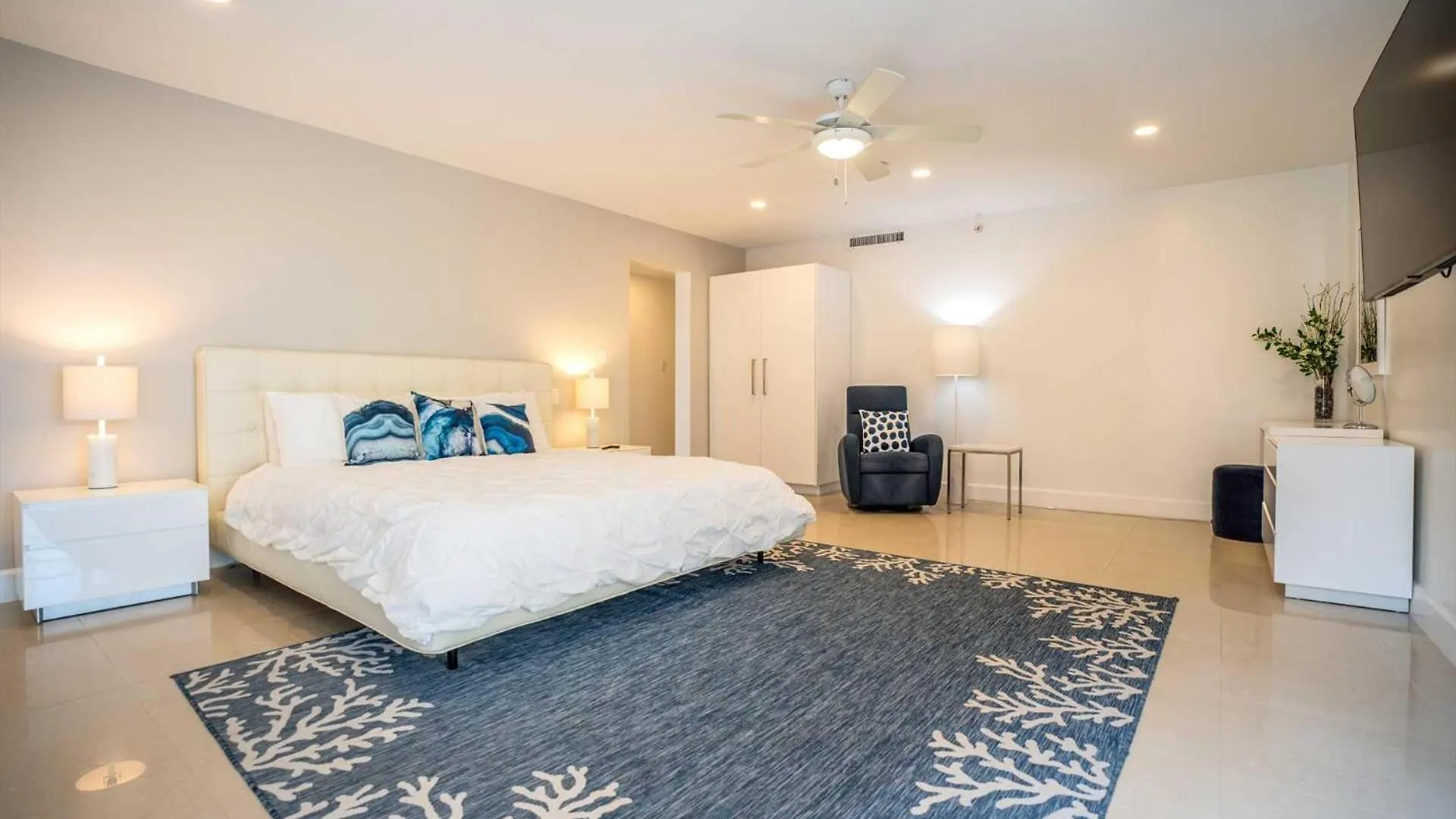 Beachfront - Sapphire Vista 3Br Condo - A247 Palm Beach 0*,