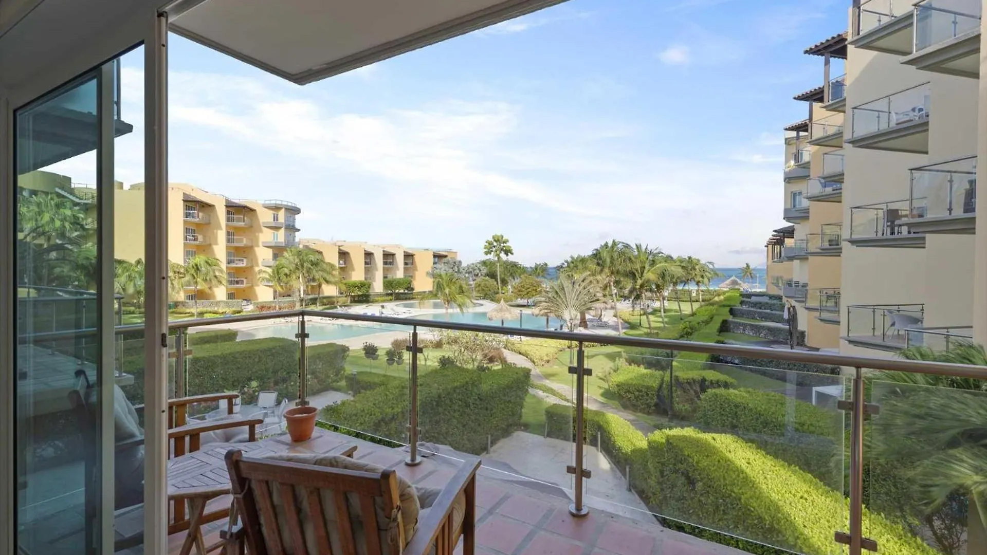Beachfront - Sapphire Vista 3Br Condo - A247 Palm Beach 0*,  Aruba